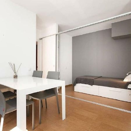 Homenfun Sants Station Barcelona Ngoại thất bức ảnh